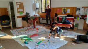 People drawing images